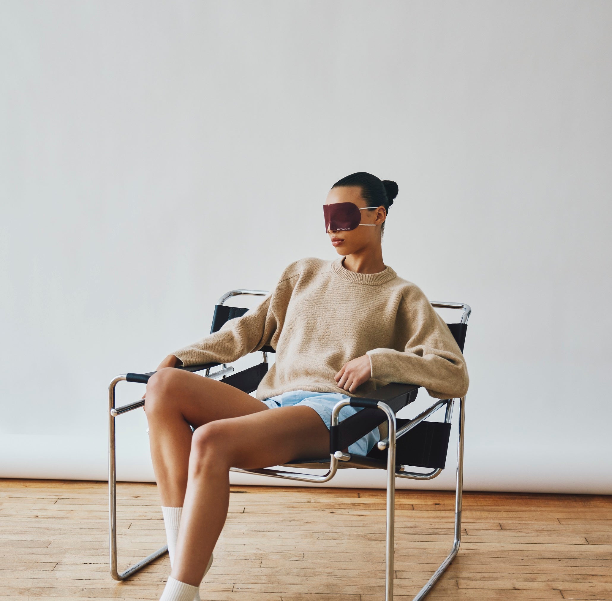 Minimal lifestyle banner introducing Revitalist15 heated eye masks, a Japanese wellness-inspired ritual for relaxation, sleep, and screen relief.